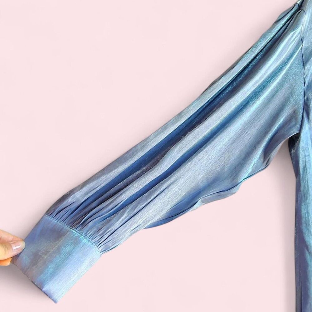 C+D+M Iridescent Shimmer French Blue Satin Button Down Blouse Shirt NWT SIZE L - Picture 4 of 8